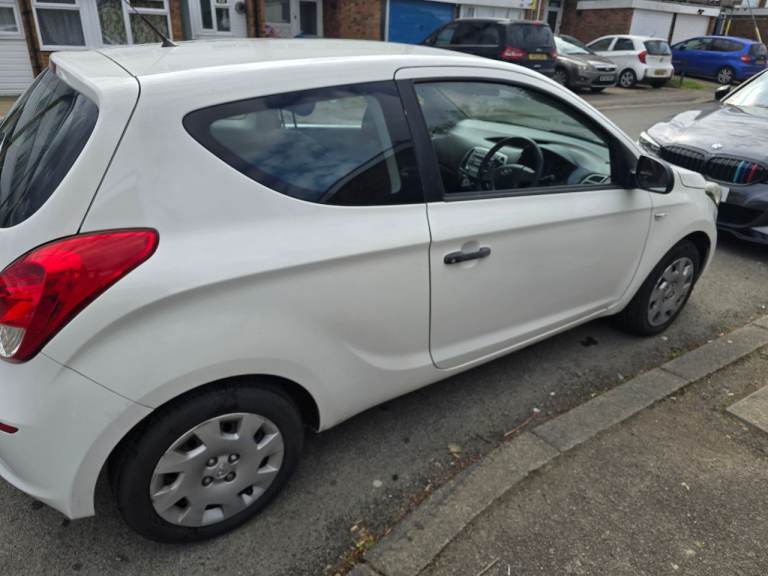Hyundai i20 Classic 1.2 petrol. 5 speed manual Cheap insurance