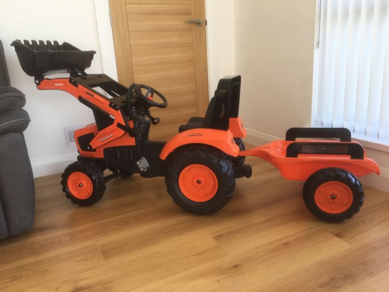 Child’s pedal tractor ( Brand New )