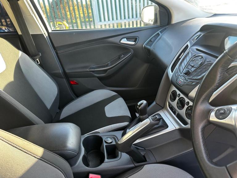 2011 Ford Focus 1.6 125 Zetec 5dr HATCHBACK PETROL Manual