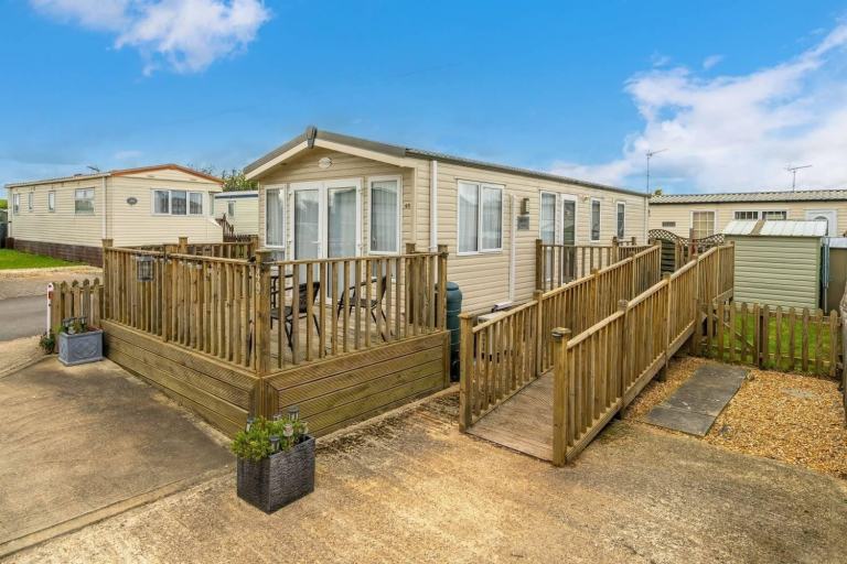 Single Unit in Cogenhoe  - Lodge / Caravan 