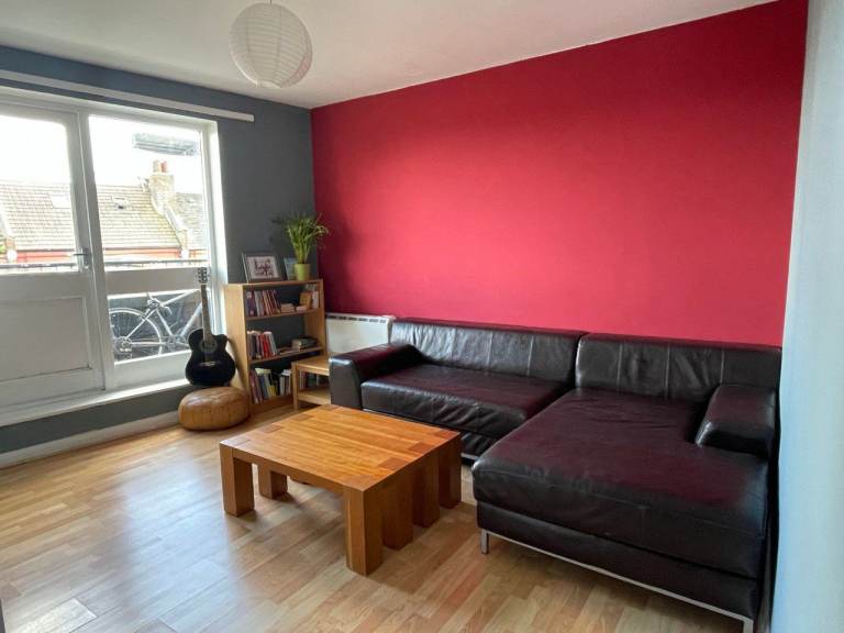 1 Bed Flat, Church Road, NW10
