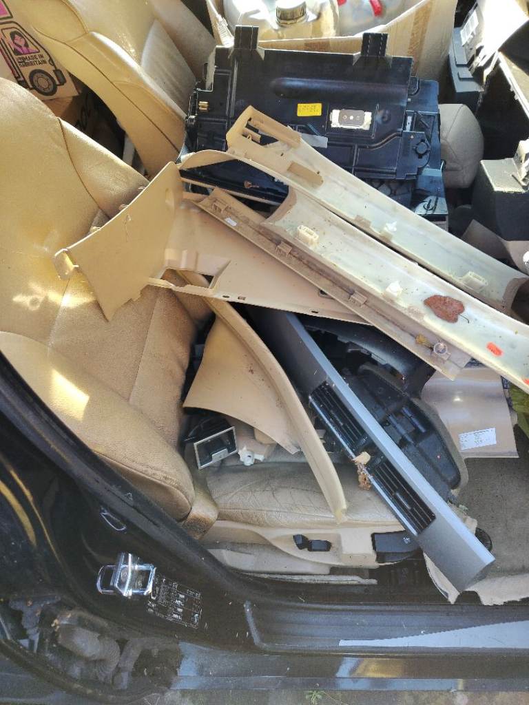 image for E60 saloon beige leather interior 520d