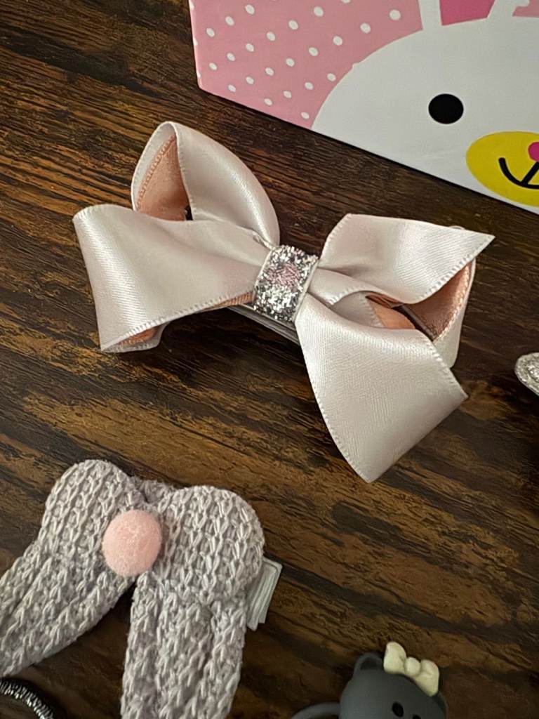 Set of Grey and Pink Hair Clips 🎀