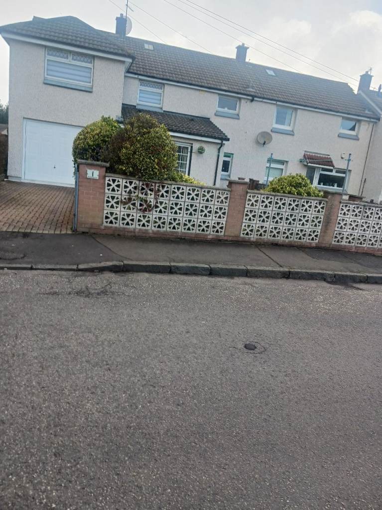 Room to rent Moredun, utilities inclusive. 