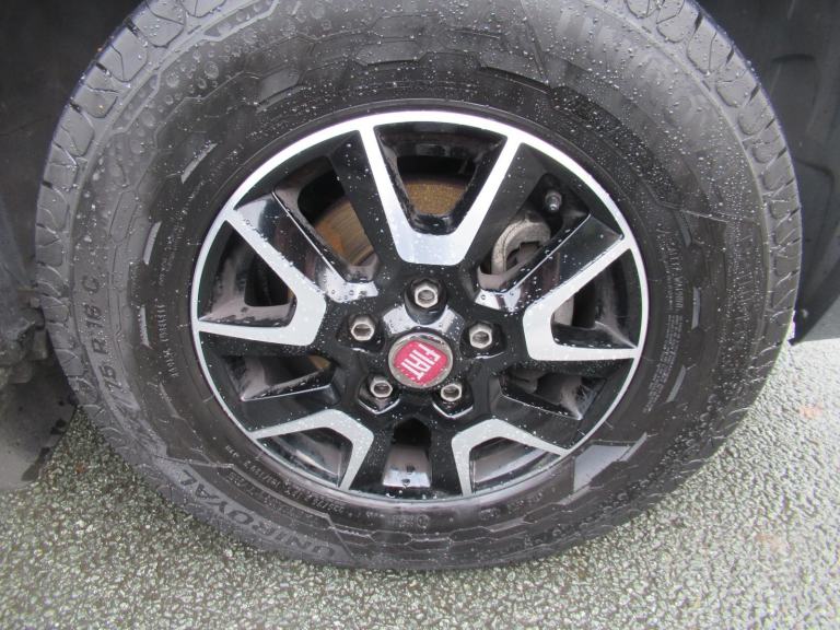 Auto Trail Tracker FB