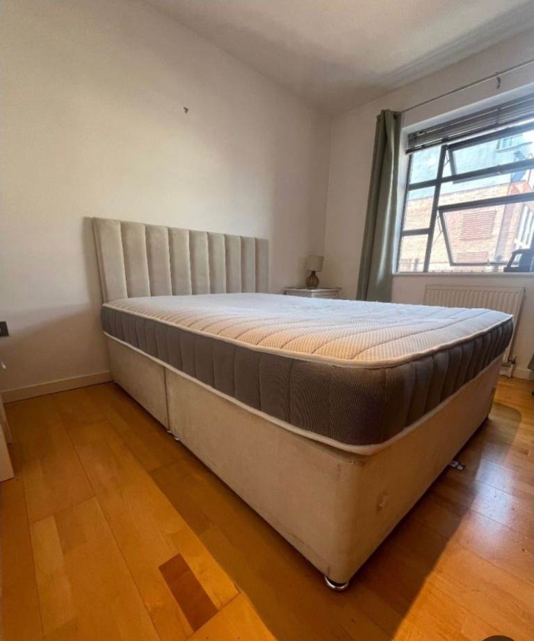 Weekly double bed room rent