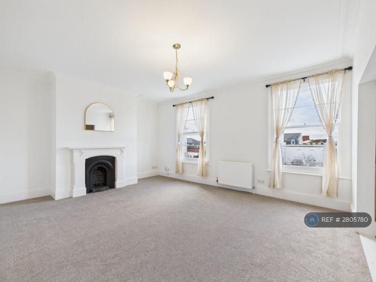 1 bedroom flat in Berkeley St, Cheltenham, GL52 (1 bed) (#2805780)