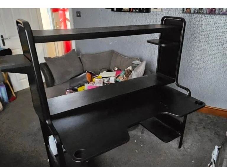 Gaming desk workstation 