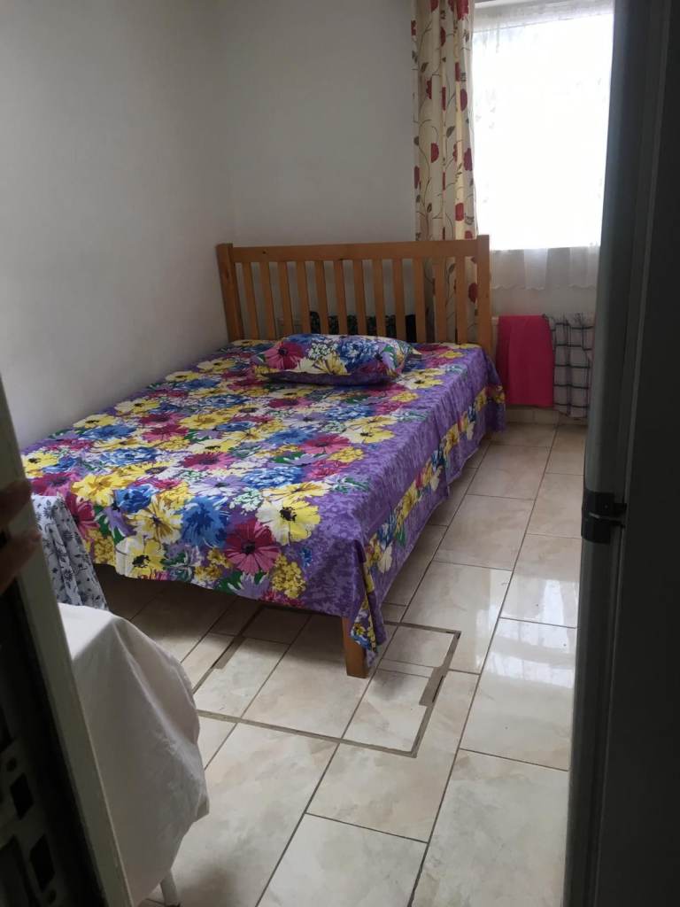 G8 properties are pleased to offer this Nice Studio Flat Available in a Chadwell heath lane
