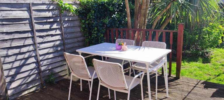 Bright single room in friendly 3‑bed house with garden (EH4)