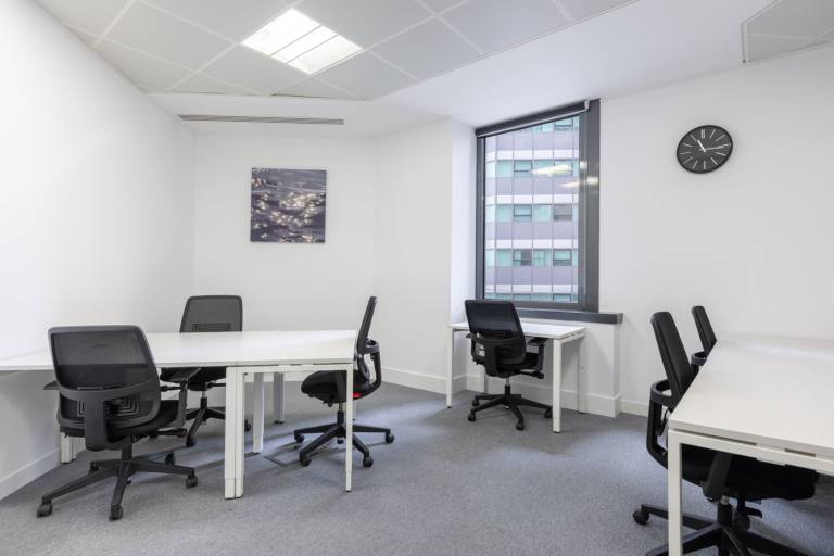 Falkirk - FK1 1XE \ Workspace for Teams of 3