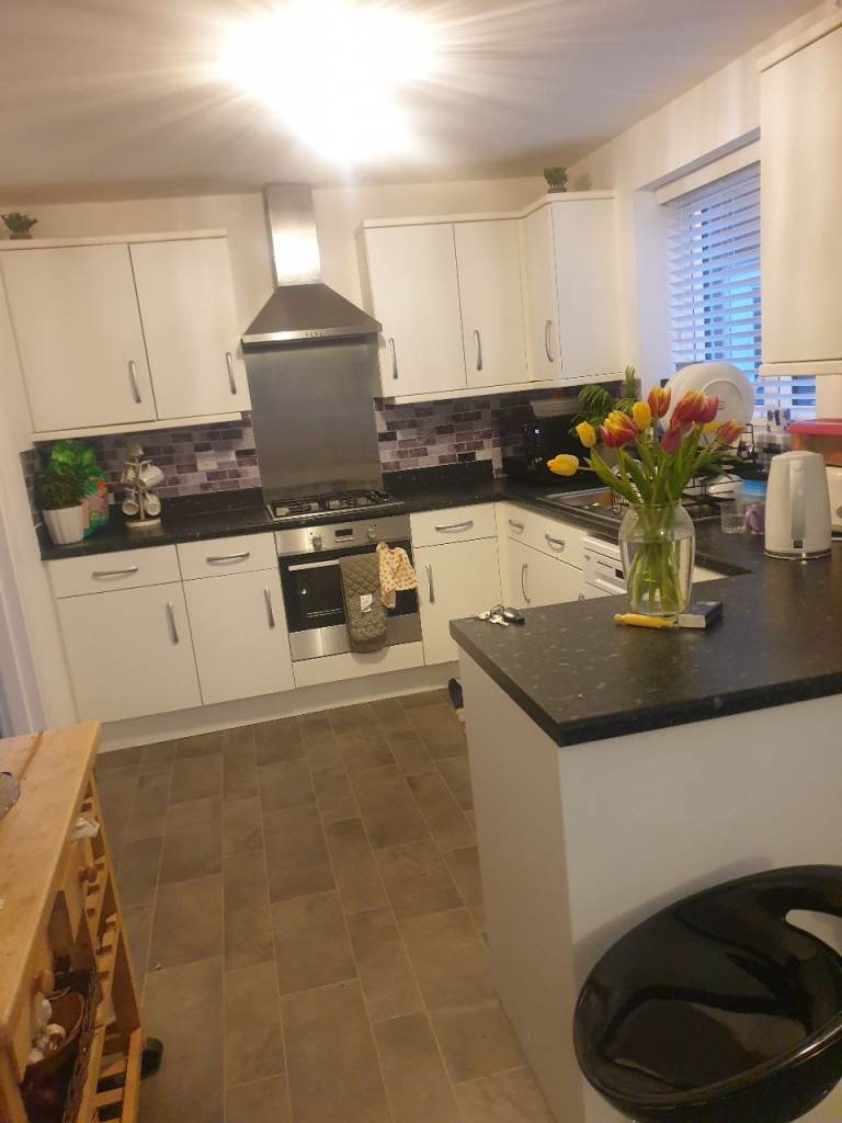 5 bedroom detached house 