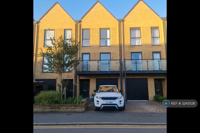 3 bedroom house in Felnex Avenue, Wallington, SM6 (3 bed) (#2243526)