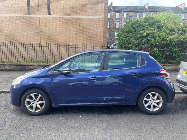 Peugeot, 208, Hatchback, 2013, Manual, 1199 (cc), 5 doors