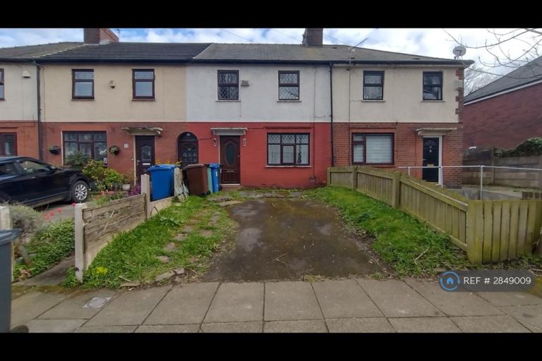 3 bedroom house in Polefield Hall Road, Manchester, M25 (3 bed) (#2849009)