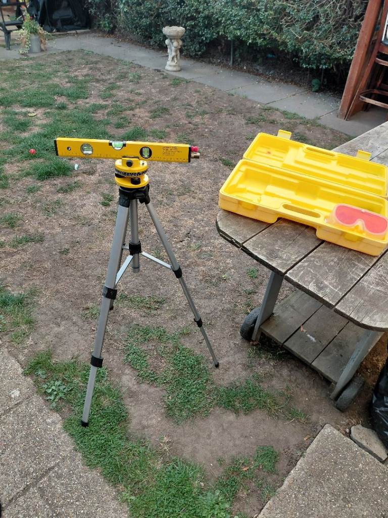 Laser level 