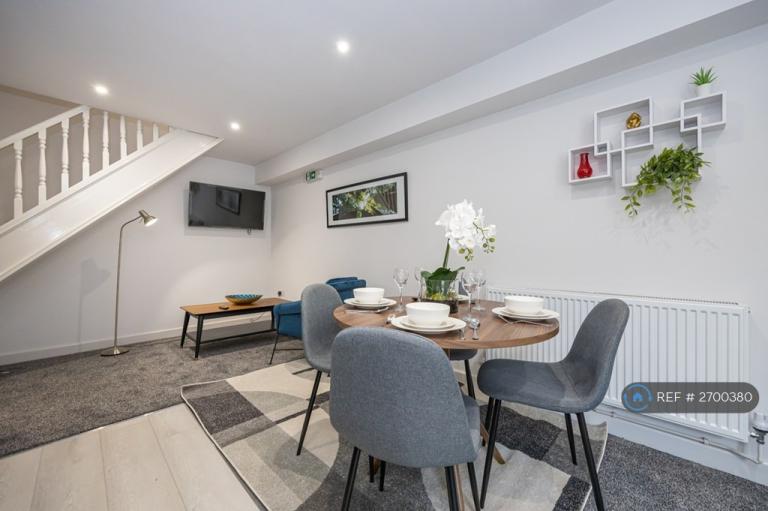 2 bedroom flat in West End Road, Morecambe, LA4 (2 bed) (#2700380)