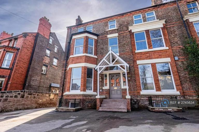 1 bedroom flat in Croxteth Road, Liverpool, L8 (1 bed) (#2745634)