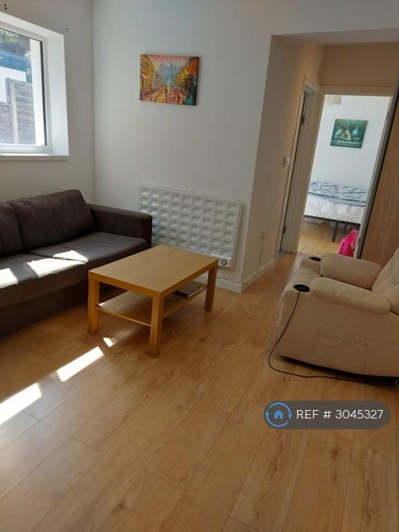 1 bedroom flat in Archway Road, Highgate, N6 London, N6 (1 bed) (#3045327)