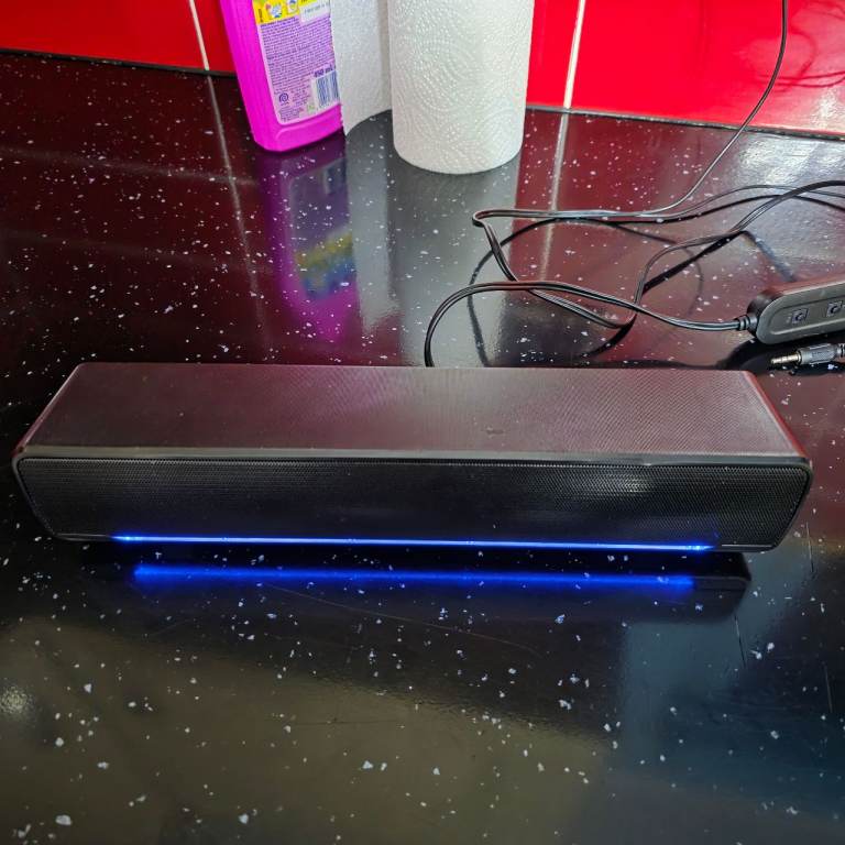 Soundbar usb/stereo plugs fully working brand new!!!