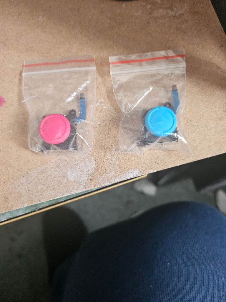 Pair of NEW Joystick Replacements for Nintendo Switch – Pink & Blue