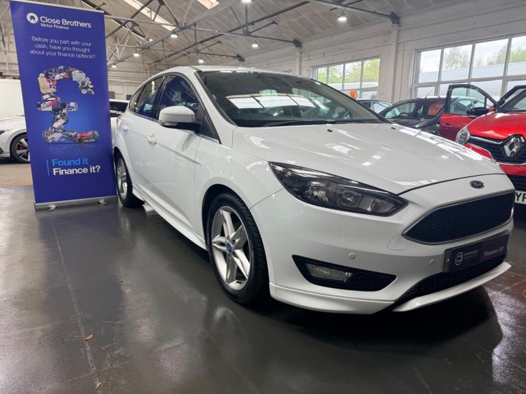 2015 Ford Focus 1.0T EcoBoost Zetec S Euro 6 (s/s) 5dr HATCHBACK Petrol Manual