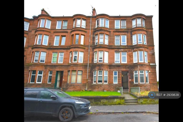 1 bedroom flat in Tollcross Road, Glasgow, G32 (1 bed) (#2939838)