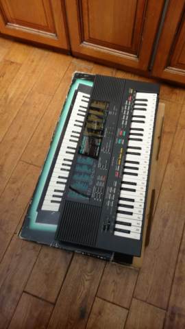 Yamaha electronic keyboard PSS-480, with box , manual, charger and