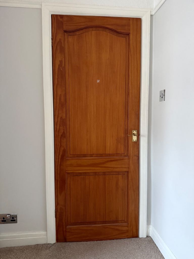 image for Internal pine doors x8