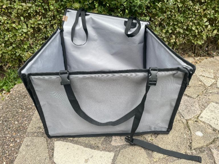 Wuglo dog car seat for medium dogs.