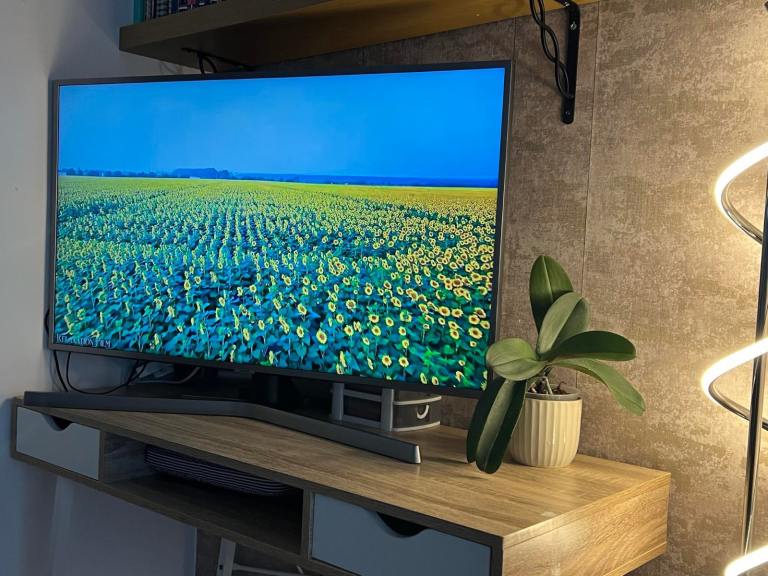 SAMSUNG UE43RU7400UXXU 43" Smart 4K Ultra HD HDR LED TV