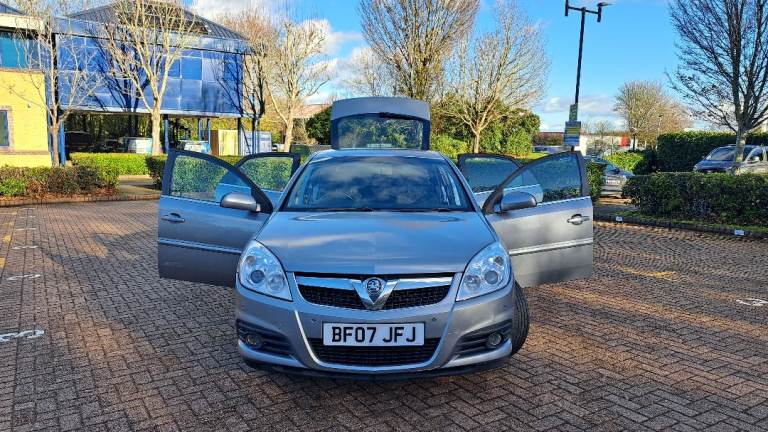 2007 Vauxhall Vectra 2.2 Direct Petrol Automatic – Rare Spec – New MOT – ULEZ Compliant
