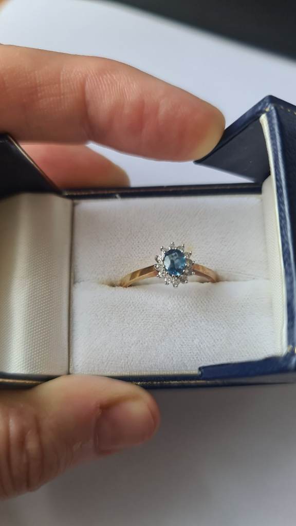 Gold Ring 18ct 750 Hallmark with Blue Topaz and Diamond Halo – Good Condition