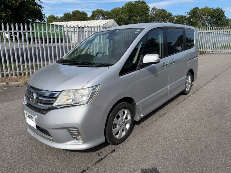 Nissan Serena 2.0 Automatic 8 seater