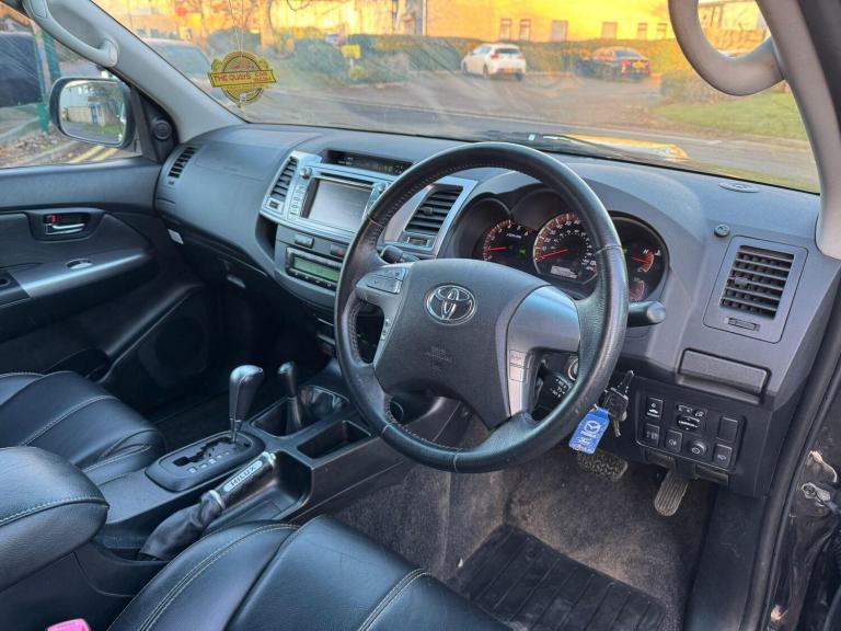 2015 Toyota Hilux Invincible D/Cab Pick Up 3.0 D-4D 4WD 171 Auto PICK UP DIESEL Automatic