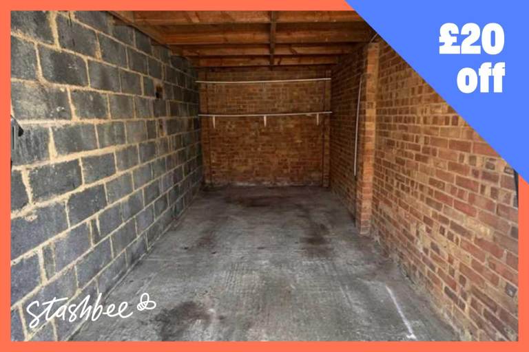 Garage to rent in Ilford (IG2) | Stashbee