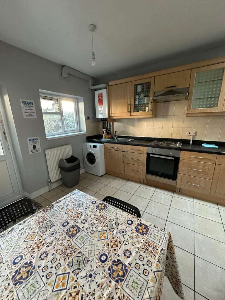 Rooms for rent in East Ham Lawrence Road E61JN