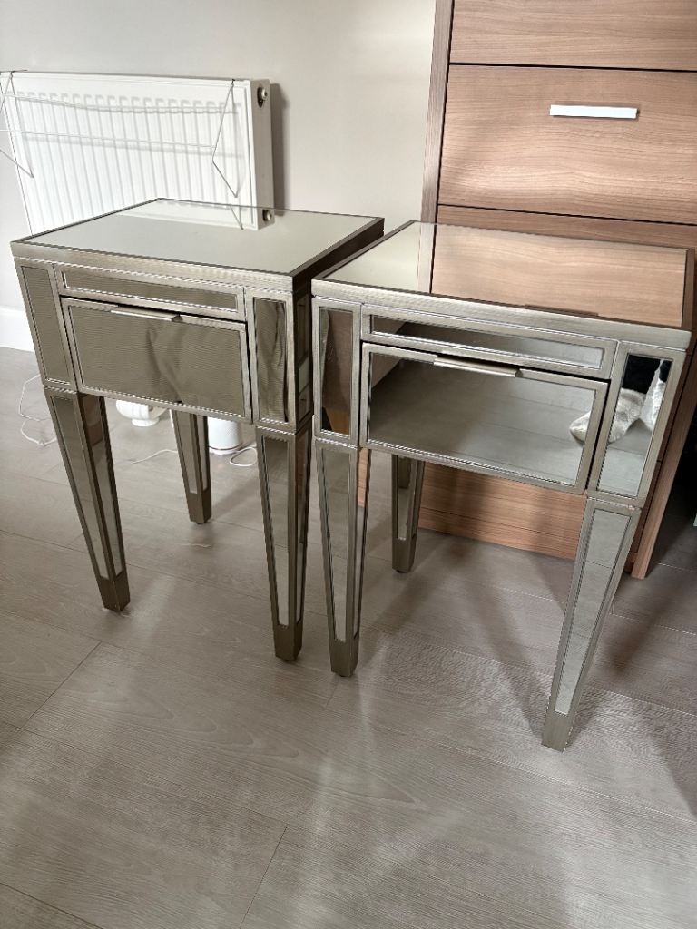 image for 2x Dunhelm Fitzgerald Mirror Bedside Tables