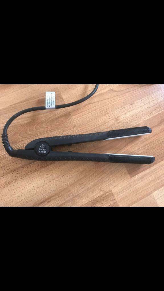 Nicky Clarke hair straightener 