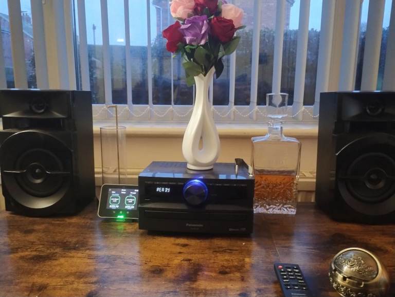 Panasonic sa-ux100 Micro Hi-Fi System with Bluetooth