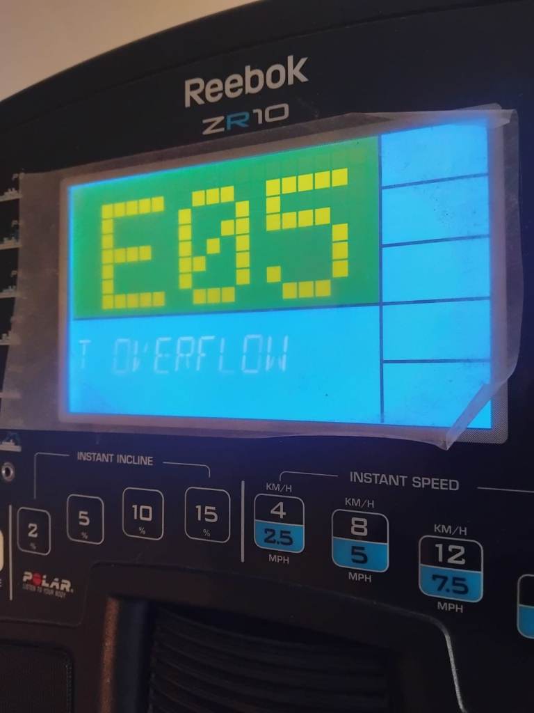 Reebok ZR10 Motorised Folding Treadmill/Running Machine Black with Colour Screen – Spares or Repair