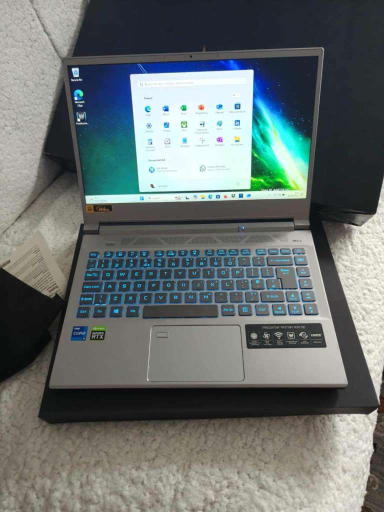 Acer Predator gaming laptop 14" triton 300 se i7 11th 16gb 1tb rtx3060