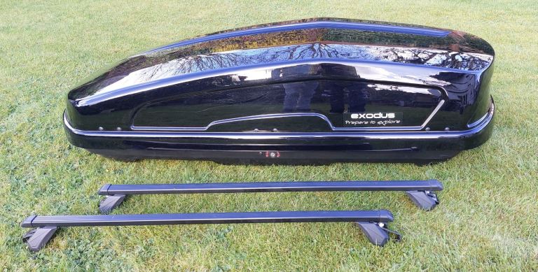 Thule Exodus Car Roof Box, 470L Gloss Black, complete with Roof Bars