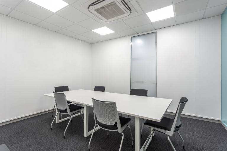 Warrington - WA2 0XP \ Serviced Office with 4 Desks