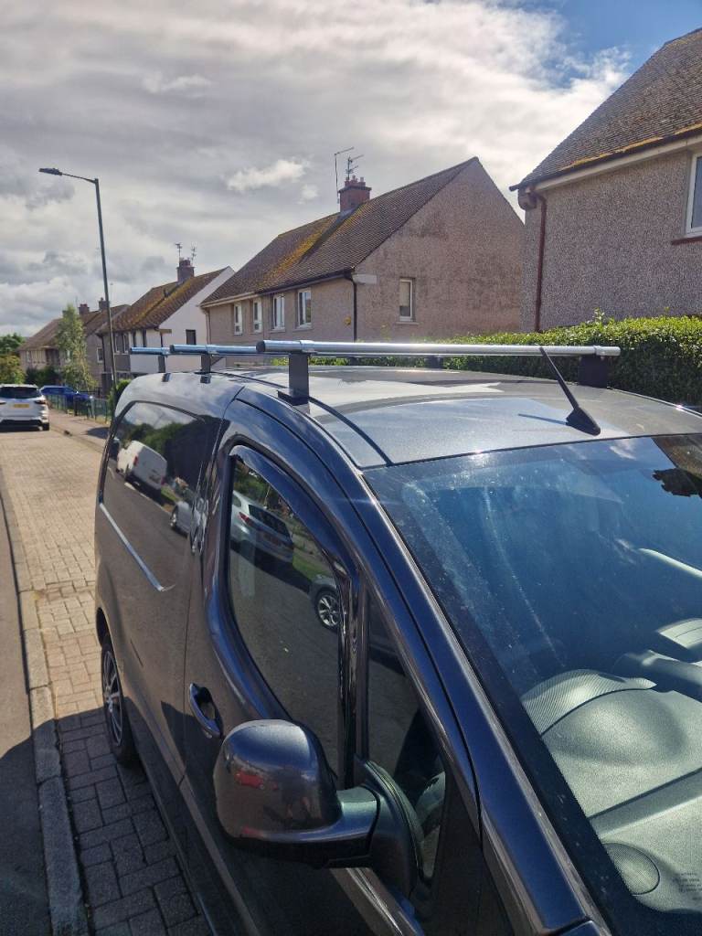 Citroen berlingo/Peugeot partner roof bars