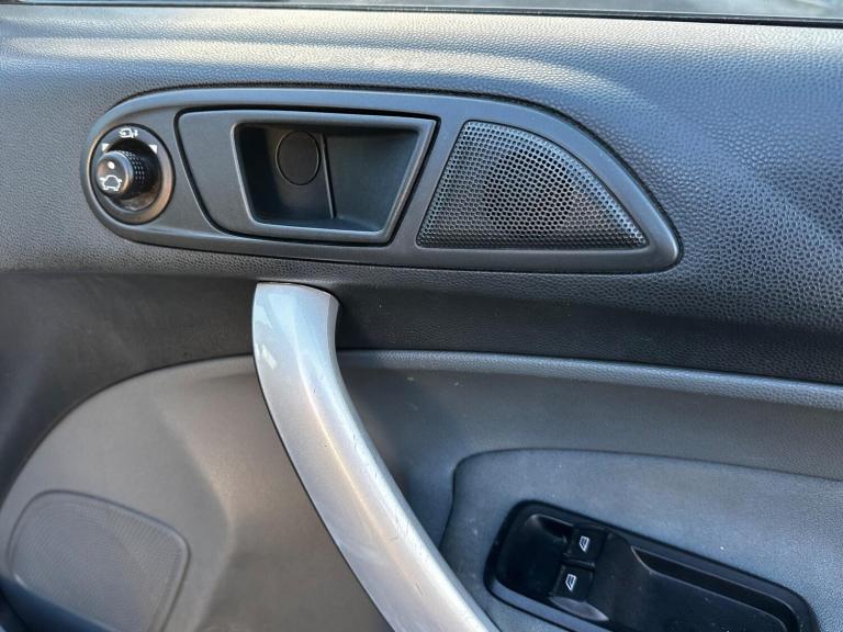 2010 Ford Fiesta 1.4 Titanium 3dr HATCHBACK PETROL Manual