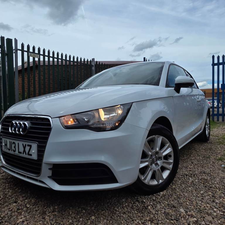 AUDI A1 SPECIAL EDITION 1.6 DIESEL 105 BHP YEAR 2013 FULL HISTORY SERVICE&£20 ROAD TAX PER YEAR!!!