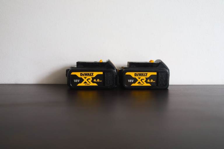DeWalt 18V XR 4.0Ah Batteries Set Genuine