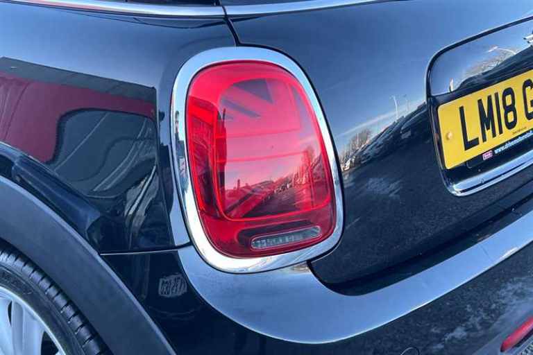 2018 MINI Hatch 1.5 Cooper Hatchback 3dr Petrol Steptronic Euro 6 (s/s) (136 ps) Hatchback Petrol...