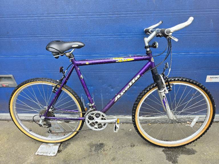 Gents mountain bike APOLLO RAGE  Wheels 26" Frame 21"  BIG BIKE!  VGC!